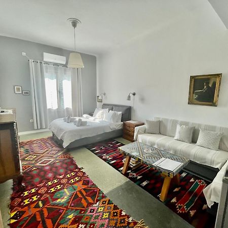 A Litte Taste Of Home Guest House Athena Bagian luar foto