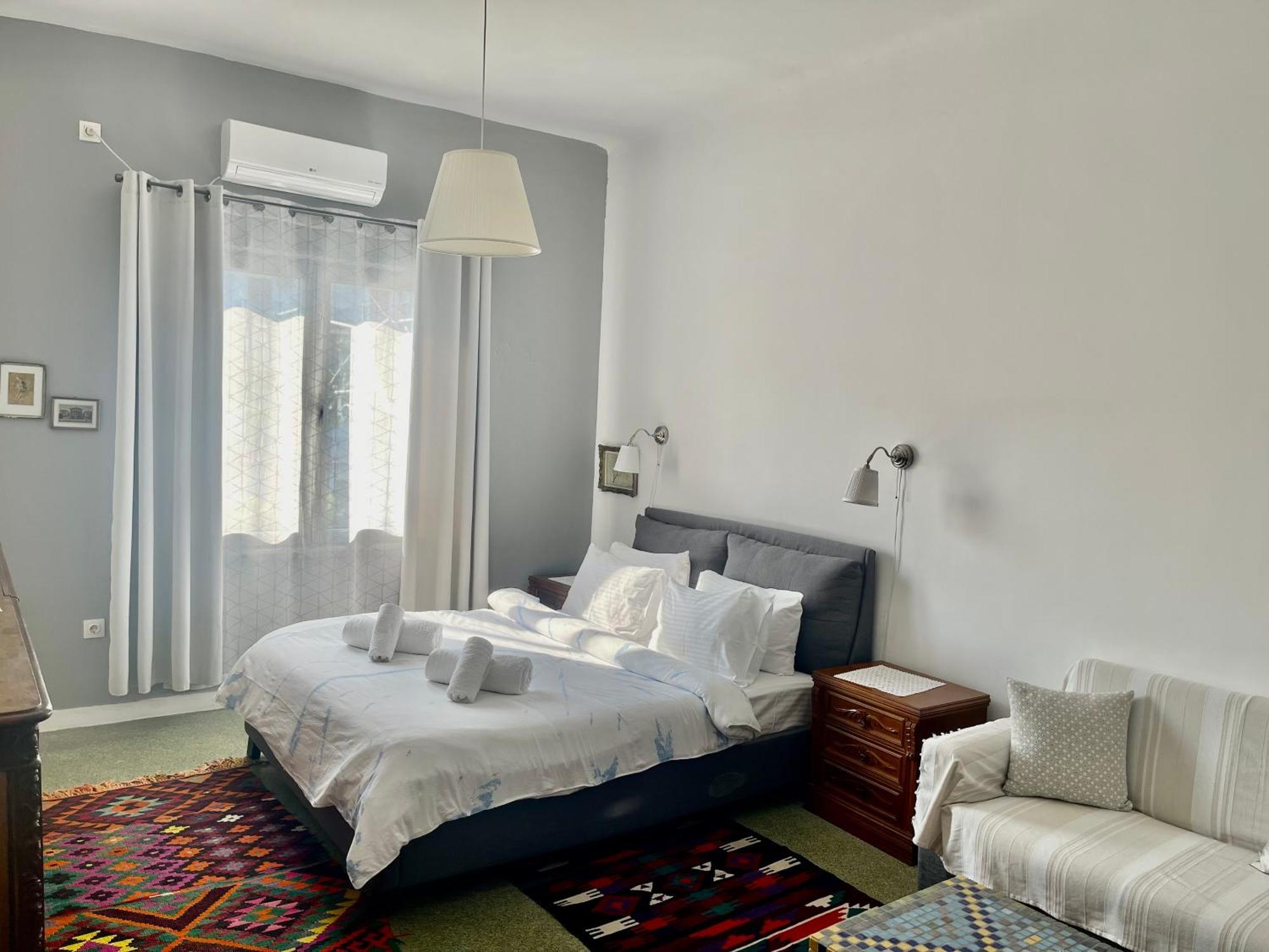 A Litte Taste Of Home Guest House Athena Bagian luar foto