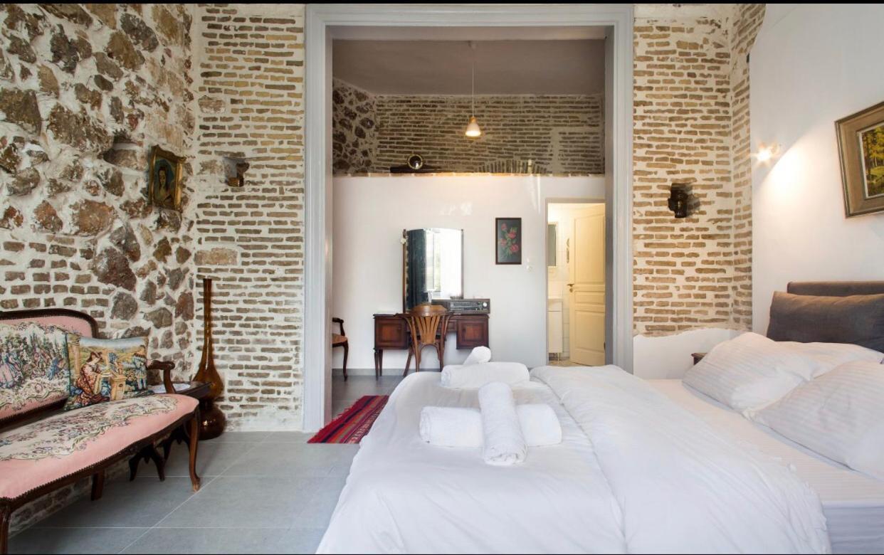A Litte Taste Of Home Guest House Athena Bagian luar foto