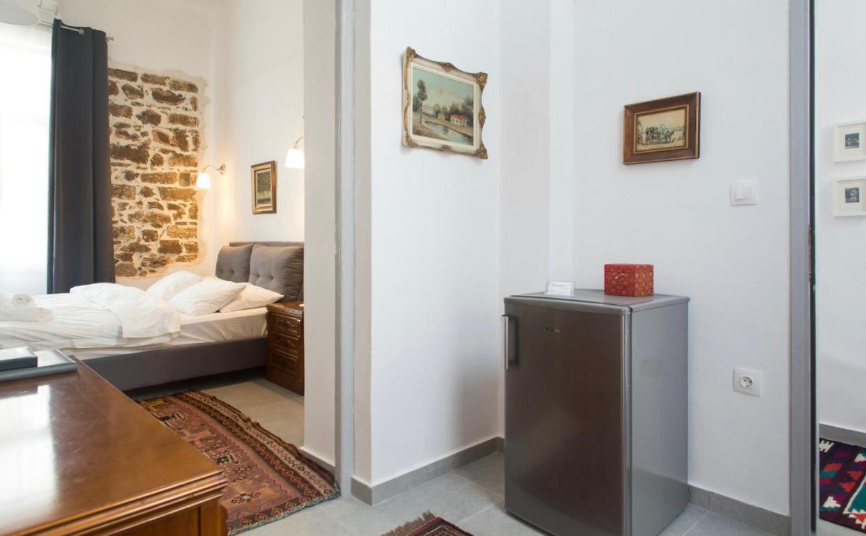 A Litte Taste Of Home Guest House Athena Bagian luar foto
