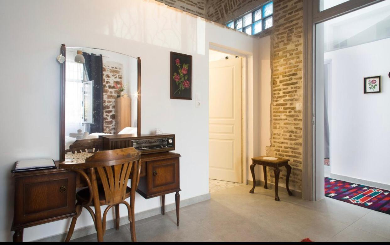 A Litte Taste Of Home Guest House Athena Bagian luar foto